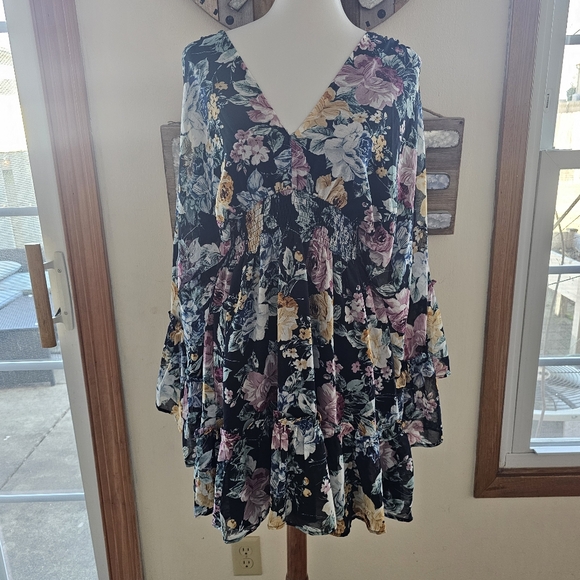 Baltic Born Dresses & Skirts - Baltic Born Large Floral V Neck Flowy Mini Boho Dress